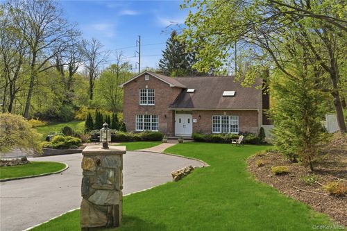 12 Pond Dr, Syosset, NY, 11791-2206 | Card Image