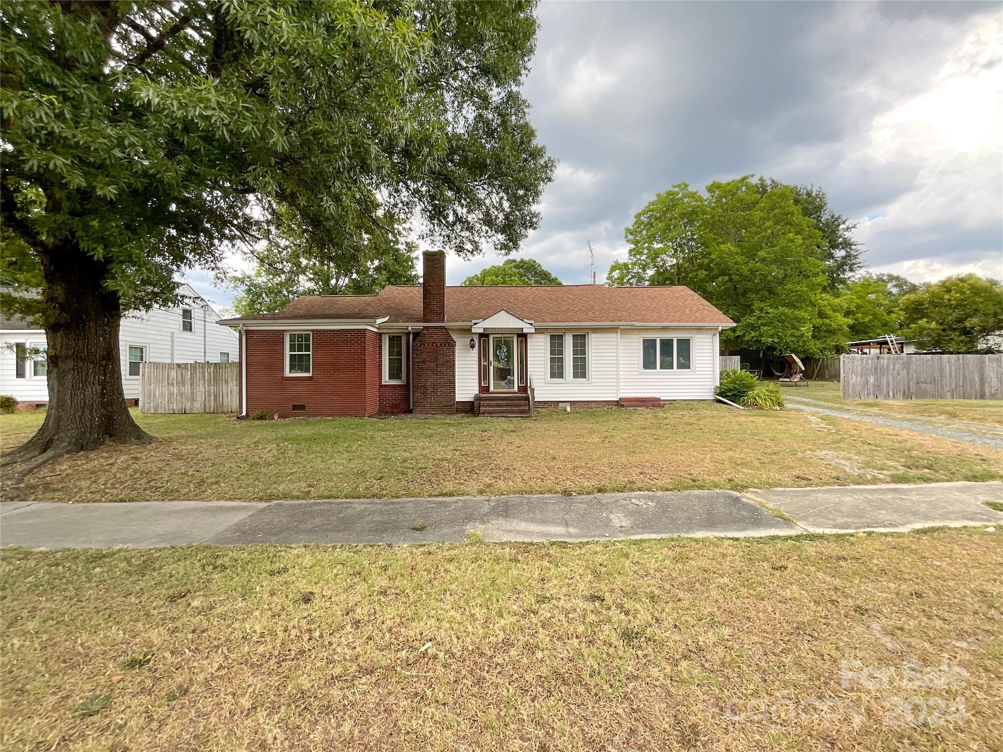 Pearl St, Pageland, SC 29728