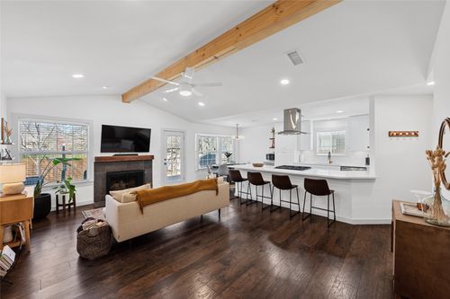 3836 Arrow Dr, Austin, TX, 78749-3916 | Card Image