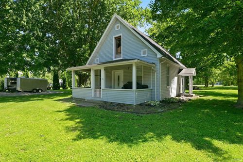 195 W Wabash St, Laketon, IN, 46943-0130 | Card Image