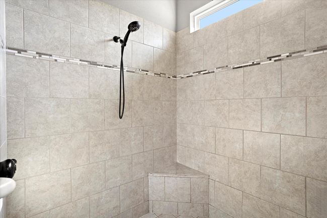 Bathroom with tiled shower | Image 22