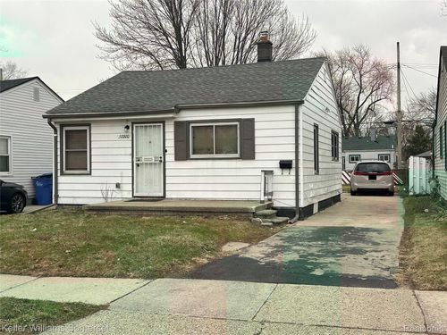 13920 Hobart Ave, Warren, MI, 48089-5011 | Card Image