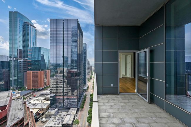 APT-2011 - 210 Lavaca St, Condo with 2 bedrooms, 3 bathrooms and 2 parking in Austin TX | Image 27