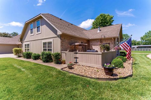 8005 River Park Way, Evansville, IN, 47715-8701 | Card Image