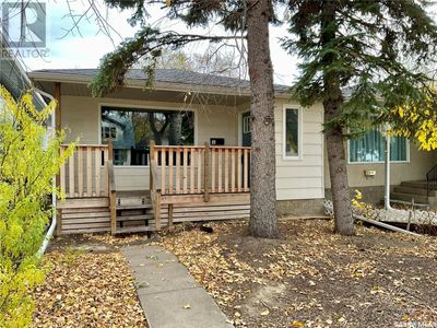 1051 Cameron St, House other with 4 bedrooms, 2 bathrooms and null parking in Regina SK | Image 2