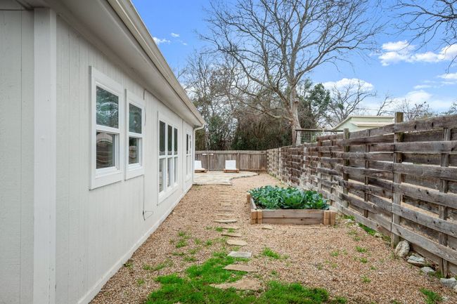 1907 Casa Grande Dr, House other with 3 bedrooms, 2 bathrooms and 4 parking in Austin TX | Image 31