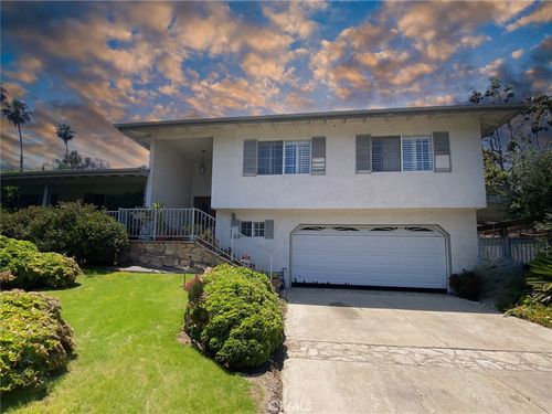 5323 Del Moreno Dr, Woodland Hills, CA, 91364-4641 | Card Image