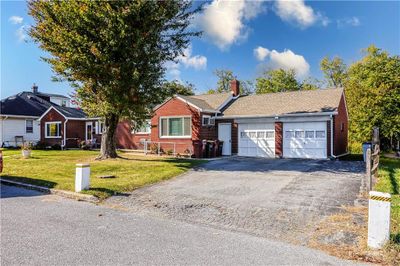 628 6 Th Street, Home with 3 bedrooms, 3 bathrooms and null parking in Whitehall Twp PA | Image 1