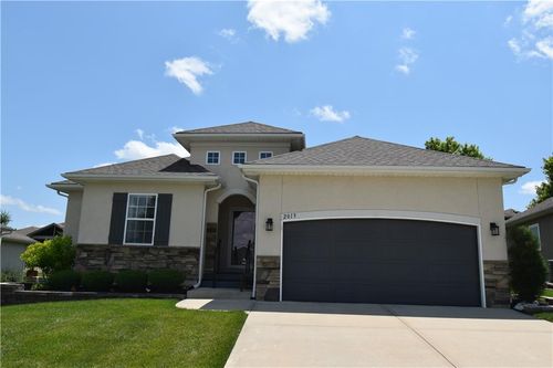 2015 Creekview Ln, Raymore, MO, 64083-4502 | Card Image