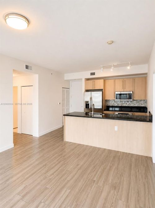 1722-n-1111 Sw 1st Ave, Miami, FL, 33130-5401 | Card Image
