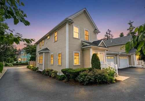 290-290 Nevada St, Newton, MA, 02460-1458 | Card Image