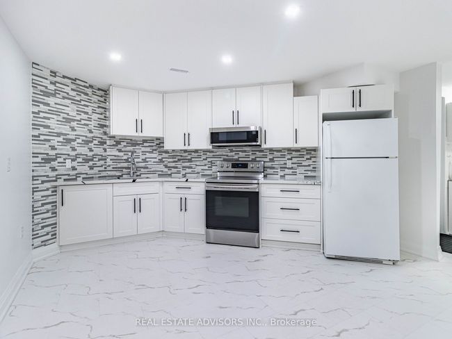 74 Pinebrook Cir, House other with 5 bedrooms, 2 bathrooms and 4 parking in Caledon ON | Image 25