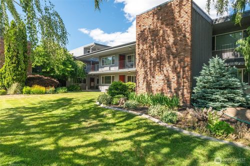 apt-15-201 Pennsylvania Ave, Wenatchee, WA, 98801-2171 | Card Image