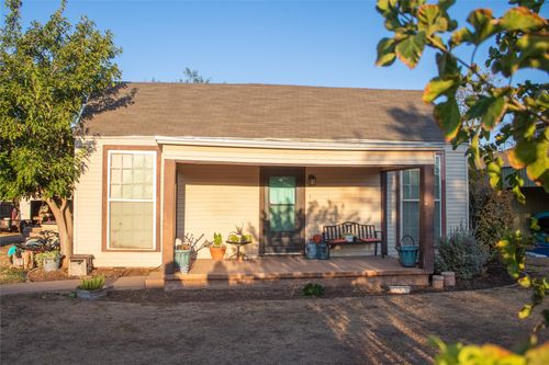 1212 Avenue N, Anson, TX, 79501-4014 | Card Image