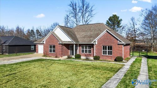 160 Shaw St, Albertville, AL, 35950-2692 | Card Image