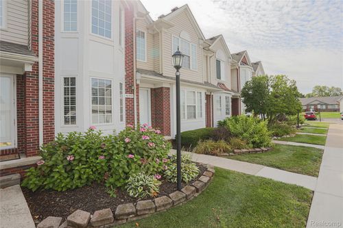 50578 Woodbury Dr, New Baltimore, MI, 48047-4375 | Card Image