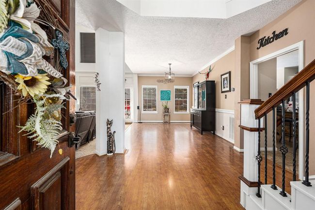 Inviting front entry. | Image 4