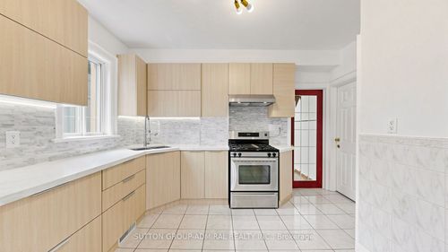 87 Pritchard Ave, York, ON, M6N1T9 | Card Image
