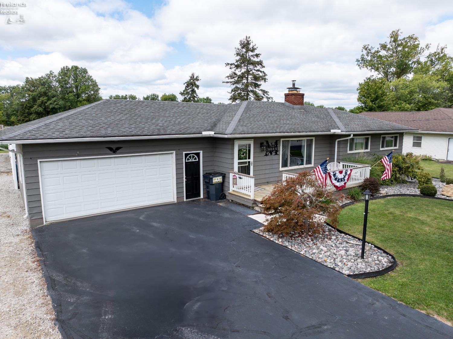 County Road 198 , Fremont, OH 43420