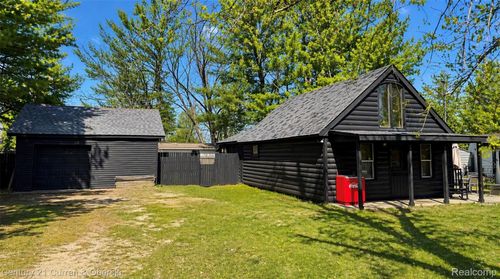 204 Beech St, Houghton Lake, MI, 48629-9771 | Card Image