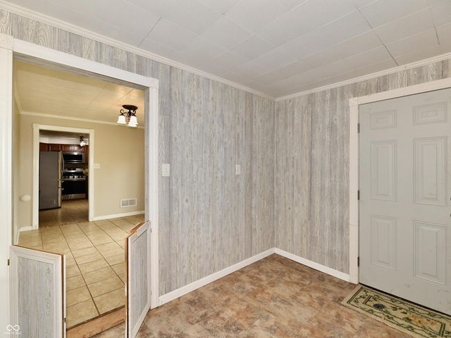 Dining room off from the kitchen | Image 16