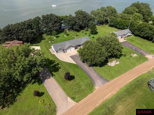4 S Fox Lake Dr E, Sherburn, MN, 56171-1174 | Card Image