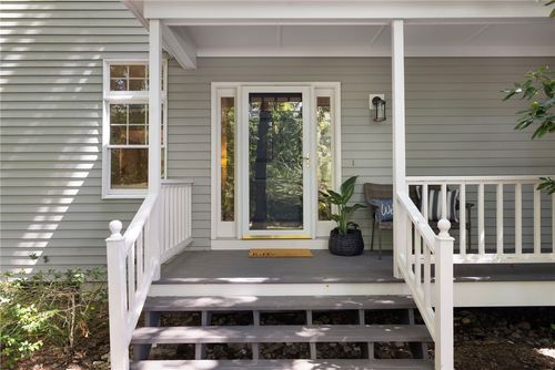 4 Stonecarry Way, East Greenwich, RI, 02818-1063 | Card Image
