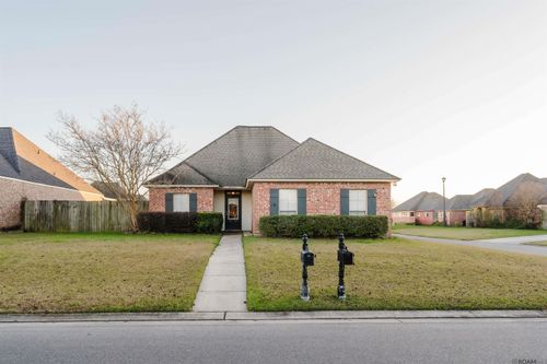40417 Cross Creek Ave, Gonzales, LA, 70737-0716 | Card Image