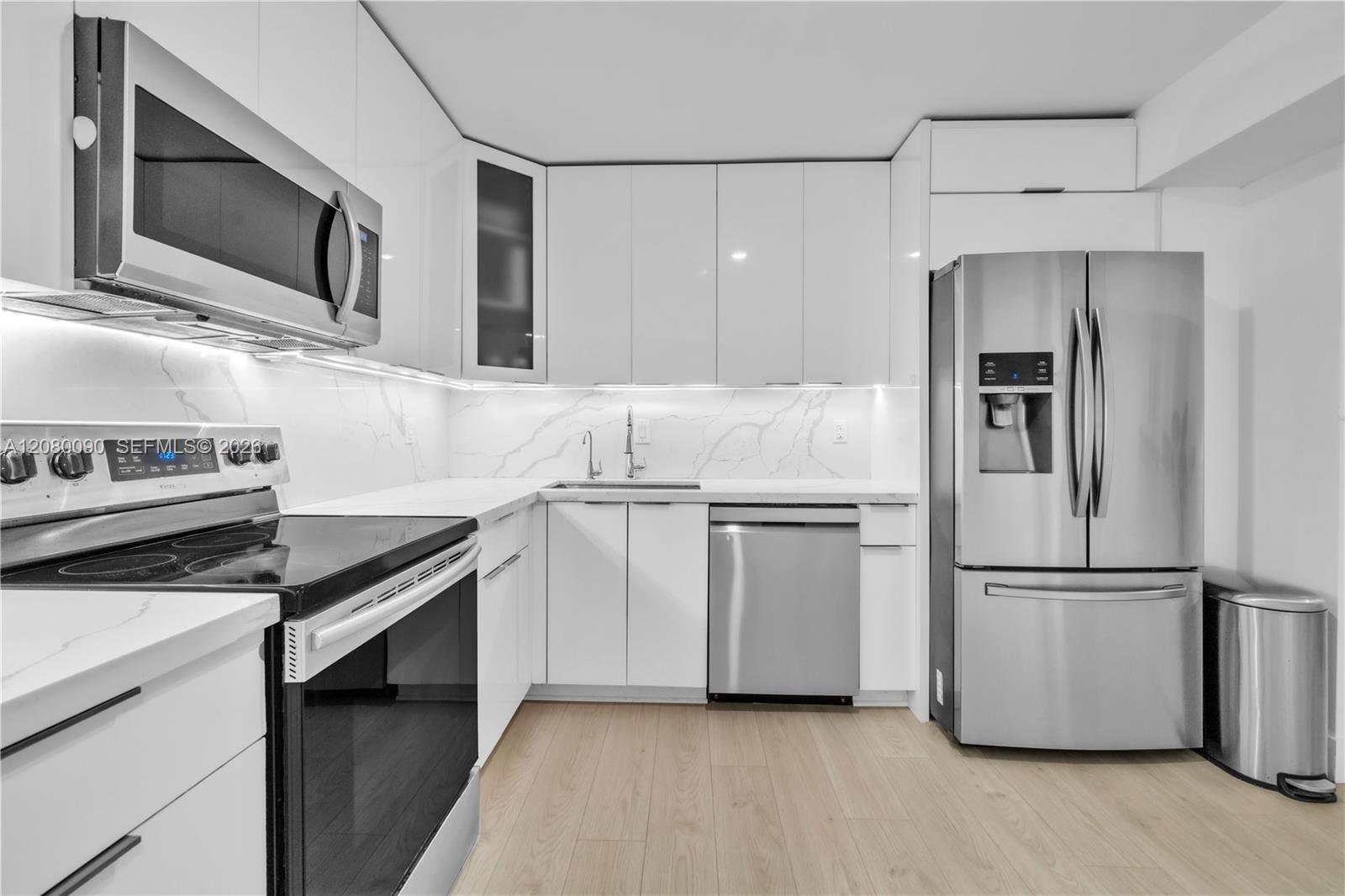 Residential Lease in Hollywood 4