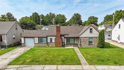 29121 Oakdale Rd, Willowick, OH, 44095-4753 | Card Image