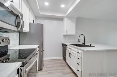 301 - San Diego Mission Rd, Condo with 2 bedrooms, 1 bathrooms and 3 parking in San Diego CA | Image 2