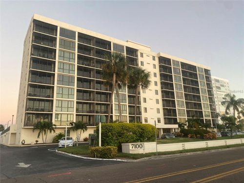 906-7100 Sunshine Skyway Ln S, ST PETERSBURG, FL, 33711-4926 | Card Image