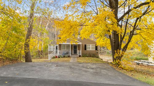 567 Roosevelt Dr, Oxford, CT, 06478-2702 | Card Image