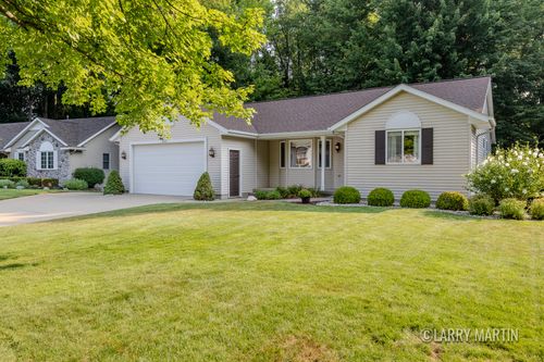4267 Bass Creek Dr, Hudsonville, MI, 49426-8601 | Card Image