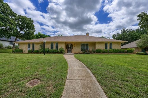 2125 Woodbrook St, Denton, TX, 76205-8253 | Card Image