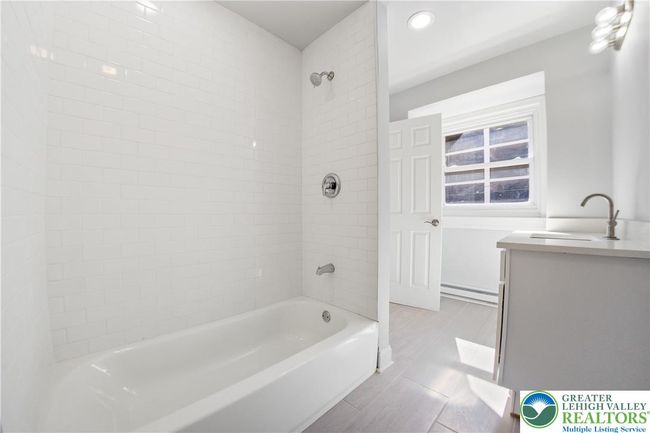 827 W Linden St, Condo with 11 bedrooms, 8 bathrooms and 3 parking in Allentown PA | Image 31