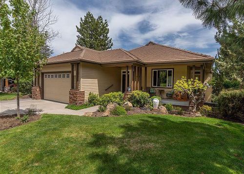 3106 Nw Golf View Dr, Bend, OR, 97703-7551 | Card Image