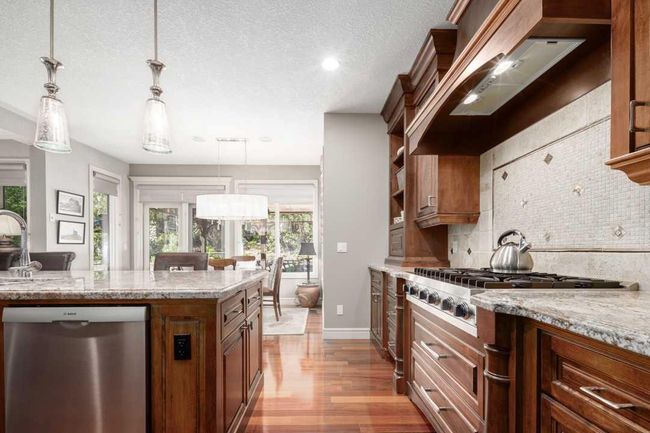 10 Spring Valley Pl Sw, House other with 5 bedrooms, 5 bathrooms and 6 parking in Calgary AB | Image 18
