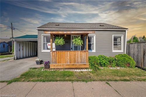 104 Southworth St N, Welland, ON, L3B1Y8 | Card Image