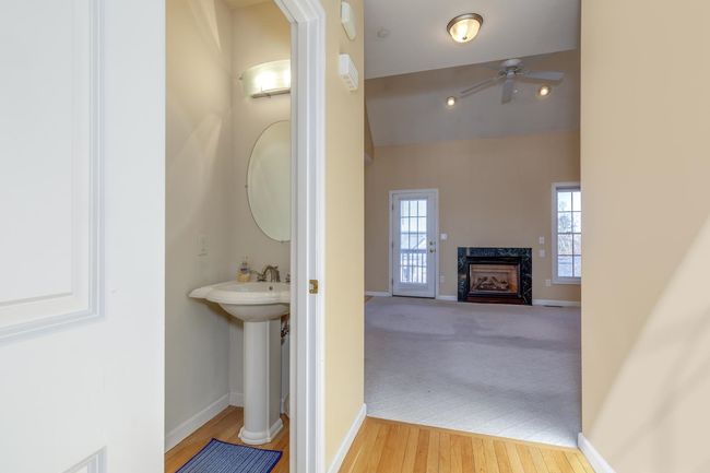 16 - 16 S Parrish Dr, Condo with 2 bedrooms, 3 bathrooms and null parking in Londonderry NH | Image 4