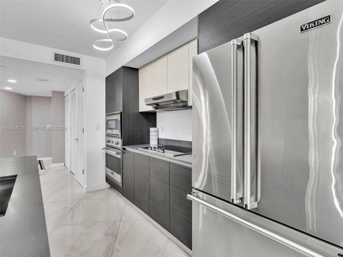 apt-302-9821 E Bay Harbor Dr, Bay Harbor Islands, FL, 33154-1868 | Card Image