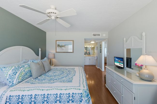 UNIT-204 - 5300 Gulf Dr, Condo with 2 bedrooms, 2 bathrooms and null parking in Holmes Beach FL | Image 34