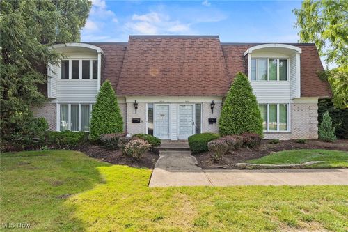 2610 S Green Rd, University Heights, OH, 44122-1536 | Card Image