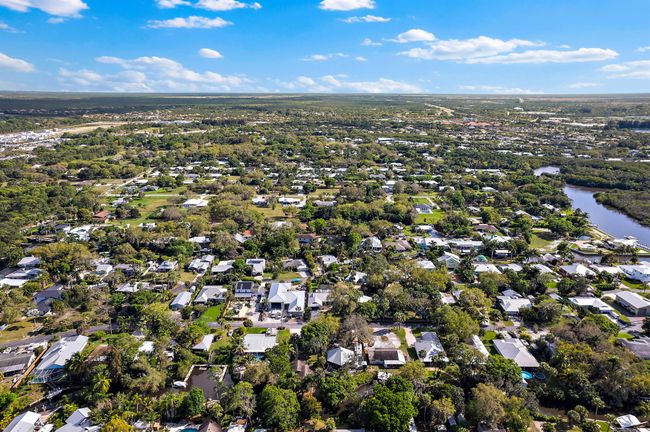 556 Sw Rustic Cir, House other with 3 bedrooms, 2 bathrooms and null parking in Stuart FL | Image 73