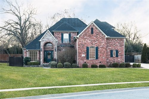 2468 N Covington Park Blvd, Fayetteville, AR, 72703-9306 | Card Image