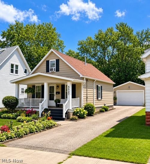 5527 Morgan St, Maple Heights, OH, 44137-3315 | Card Image