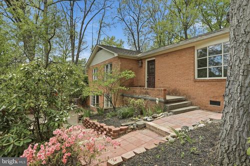 107 Oak Ridge Dr, STEPHENS CITY, VA, 22655-2326 | Card Image