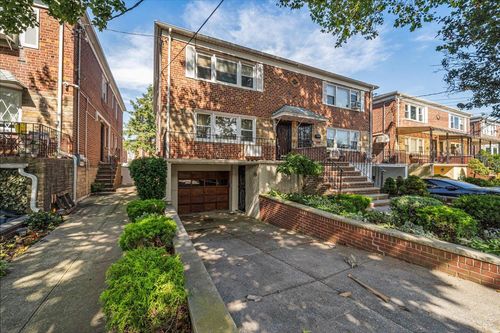 63 75th St, Middle Village, NY, 11379-1817 | Card Image