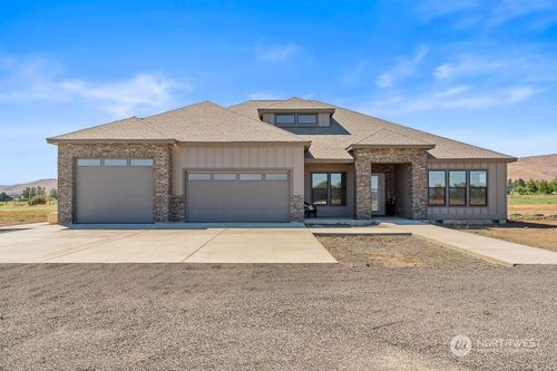 860 Waterbrook Ln, Ellensburg, WA, 98926-2118 | Card Image