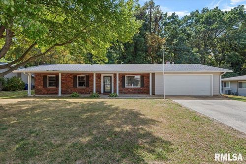 40 Woods Mill Rd, Sherman, IL, 62684-9707 | Card Image